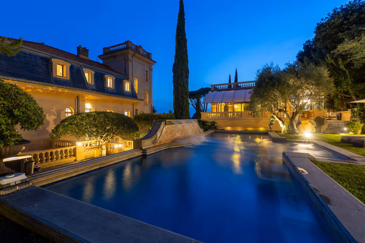 Estate pool terrace